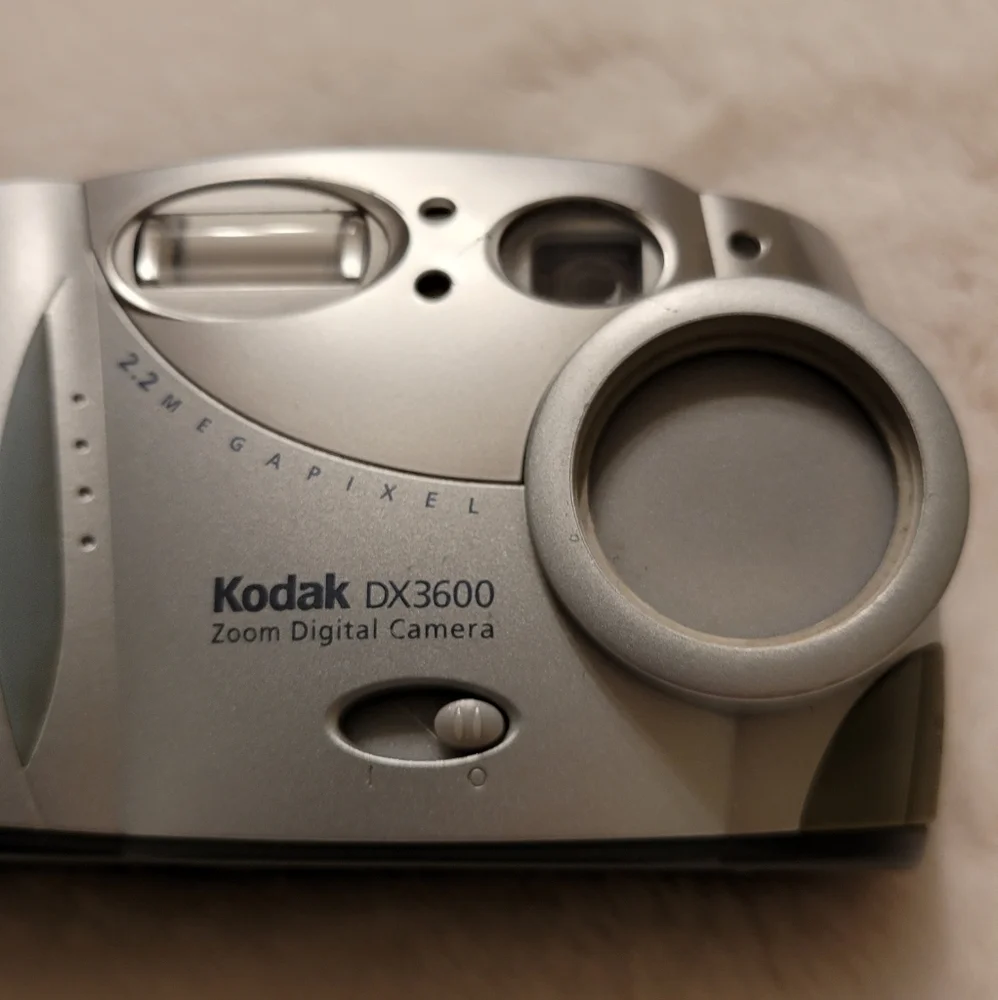 Vintage Kodak DX3600 Zoom Digital Camera 2.2 Megapixel